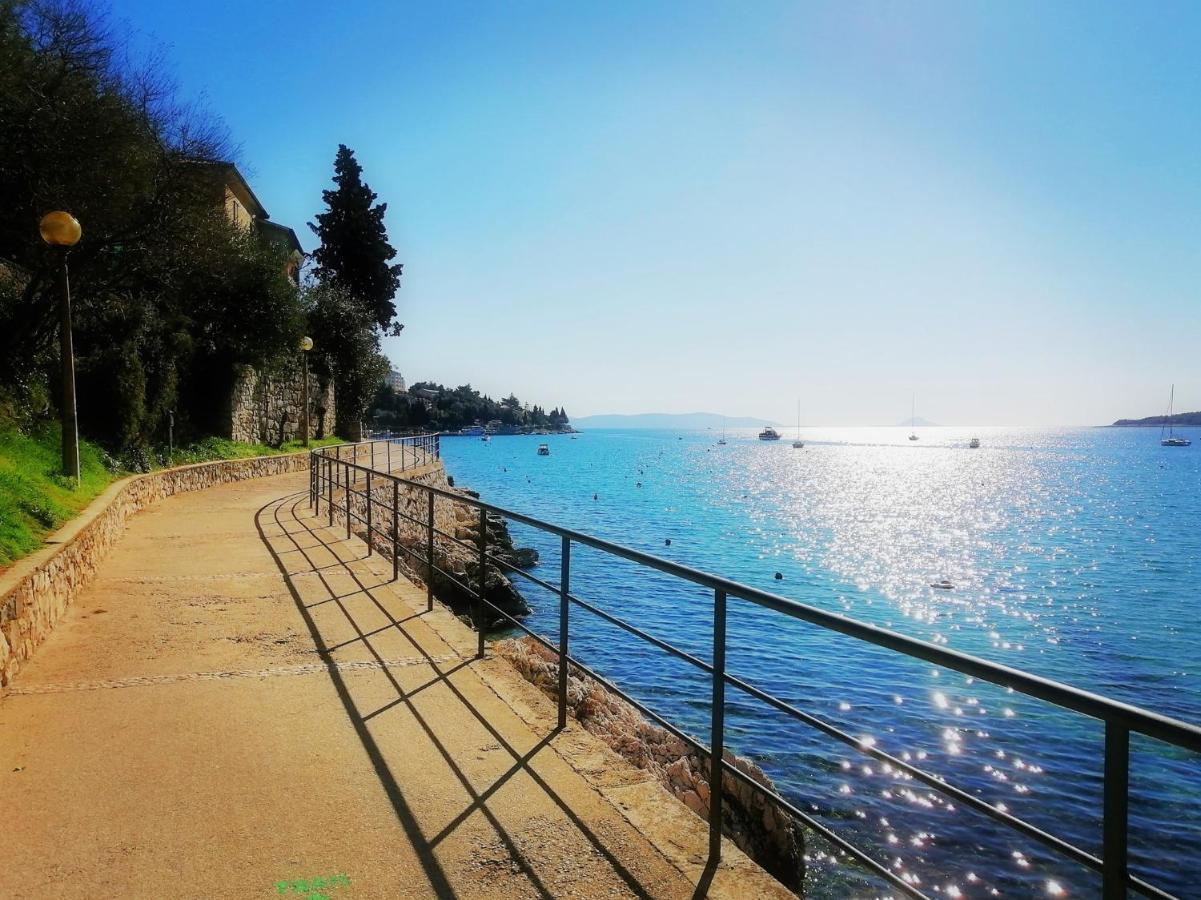 Layla - Intermezzo With Sea View In Center Of Appartamento Rabac